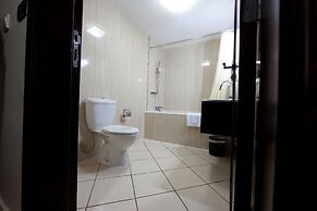 Oak Plaza Hotels - East Airport