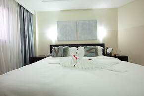 Oak Plaza Hotels - East Airport