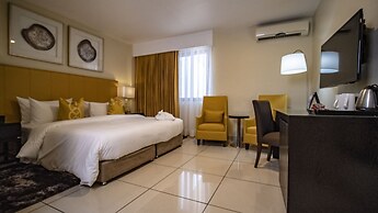 Oak Plaza Hotels - East Airport