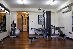 Oak Plaza Hotels - East Airport