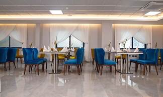 Oak Plaza Hotels - East Airport