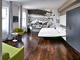 V8 Hotel Classic Motorworld Region Stuttgart
