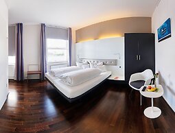 V8 Hotel Classic Motorworld Region Stuttgart