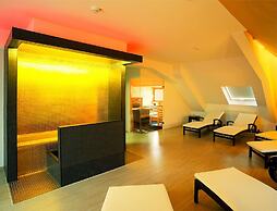 V8 Hotel Classic Motorworld Region Stuttgart