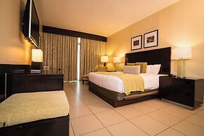 Summit Rainforest & Golf Resort