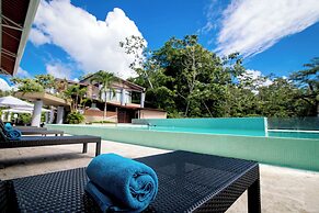 Summit Rainforest & Golf Resort