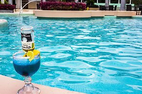 Summit Rainforest & Golf Resort