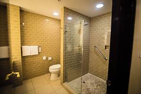 Summit Rainforest & Golf Resort