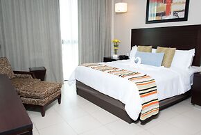 Summit Rainforest & Golf Resort