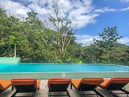 Summit Rainforest & Golf Resort