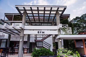 Summit Rainforest & Golf Resort