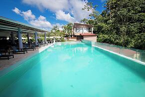 Summit Rainforest & Golf Resort