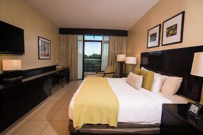 Summit Rainforest & Golf Resort