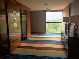 Summit Rainforest & Golf Resort