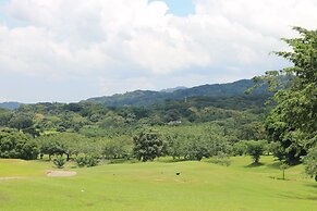 Summit Rainforest & Golf Resort