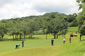 Summit Rainforest & Golf Resort