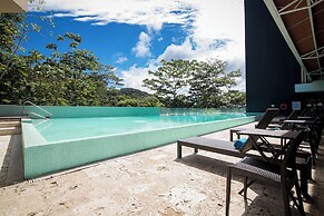 Summit Rainforest & Golf Resort