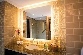 Summit Rainforest & Golf Resort