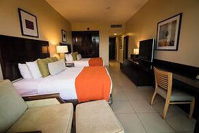 Summit Rainforest & Golf Resort