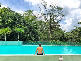 Summit Rainforest & Golf Resort