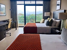 Summit Rainforest & Golf Resort