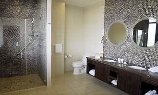 Summit Rainforest Golf Resort & All Inclusive
