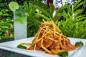 Summit Rainforest & Golf Resort