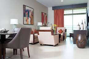 Summit Rainforest & Golf Resort