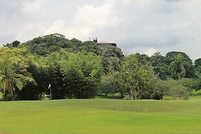Summit Rainforest & Golf Resort