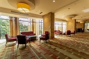 Summit Rainforest & Golf Resort