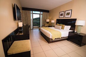 Summit Rainforest & Golf Resort