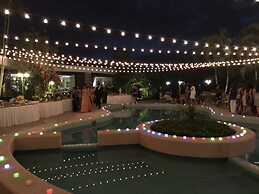 Summit Rainforest & Golf Resort