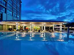 Summit Rainforest & Golf Resort