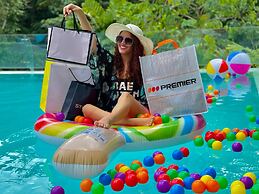 Summit Rainforest & Golf Resort