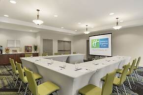Holiday Inn Express & Suites Mt. Pleasant by IHG