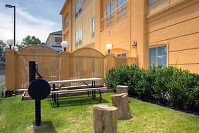 La Quinta Inn & Suites by Wyndham Houston New Caney