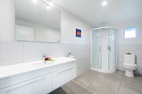 Lagoon Breeze Villas