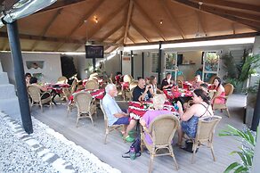 Lagoon Breeze Villas