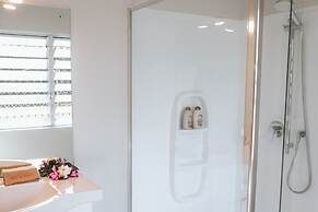 Lagoon Breeze Villas