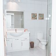 Lagoon Breeze Villas