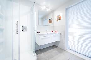 Lagoon Breeze Villas