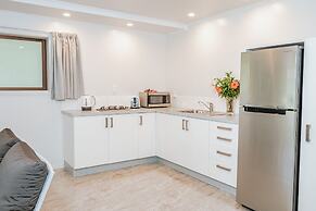 Lagoon Breeze Villas