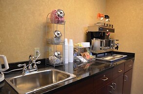 Brookshire Inn & Suites