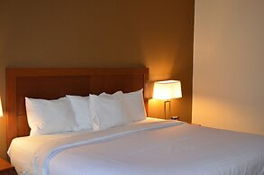 Brookshire Inn & Suites