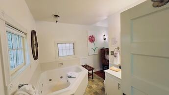 Rock Cottage Gardens B&B