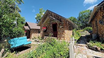Rock Cottage Gardens B&B