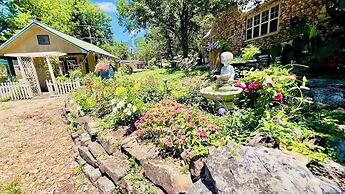 Rock Cottage Gardens B&B