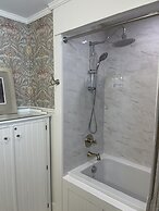 Fisher House Victoria Bed and Breakfast