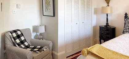 Fisher House Victoria Bed and Breakfast