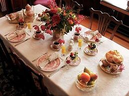 Fisher House Victoria Bed and Breakfast